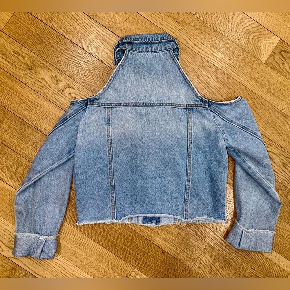 Twelve by On Twelfth Cold Shoulder Cropped Denim Jacket - Size S - Picture 4 of 4